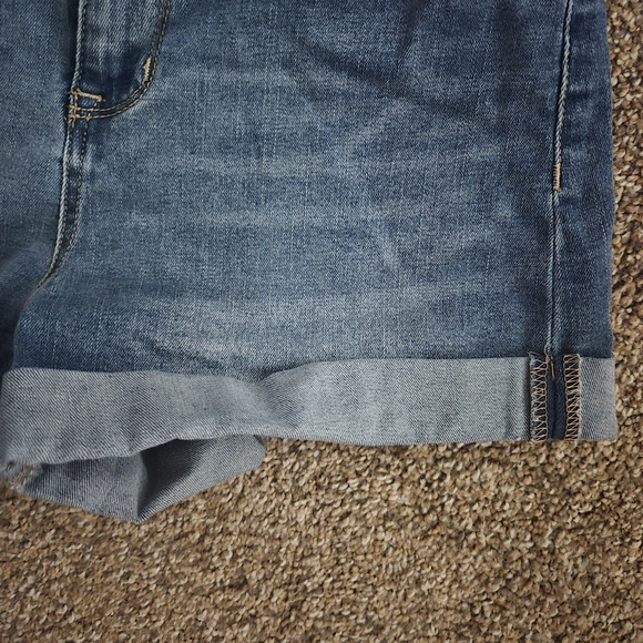 No Boundries Denim - Picture 5 of 6